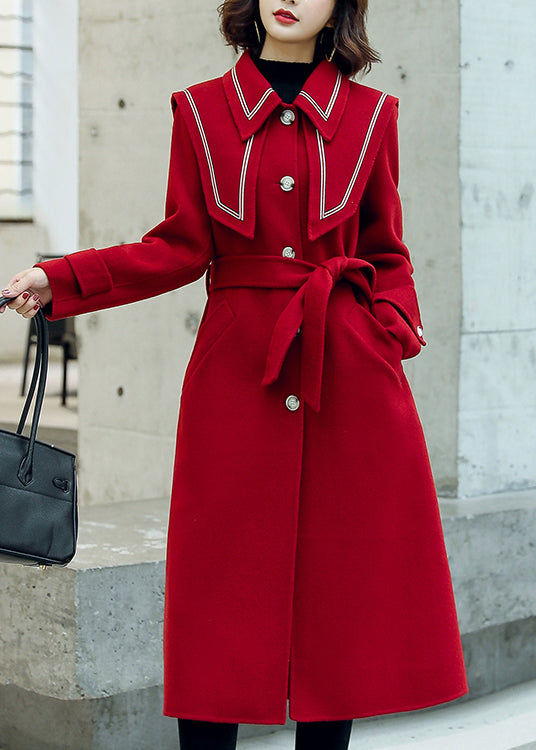 Well Tailored Coat with a Graceful Silhouette