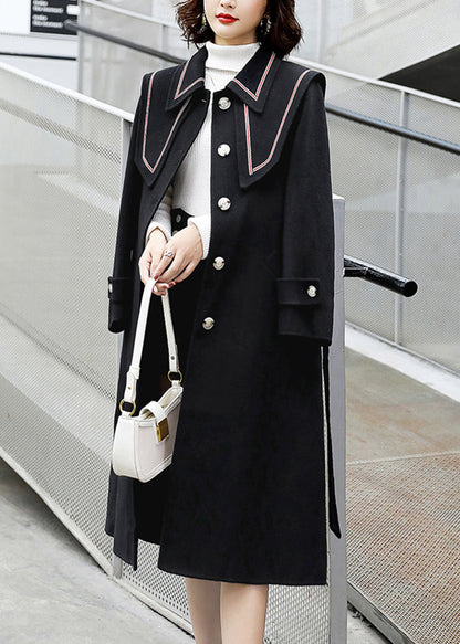 Well Tailored Coat with a Graceful Silhouette