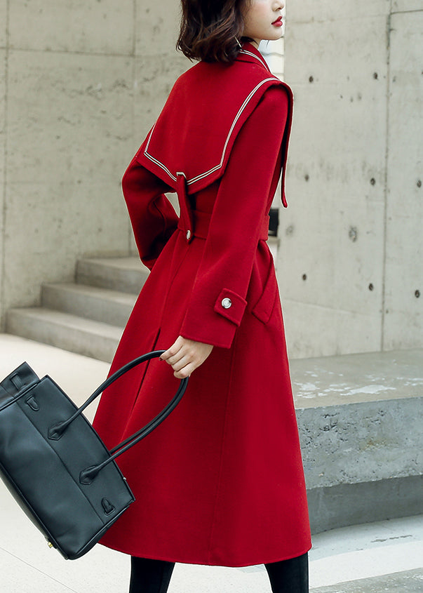 Well Tailored Coat with a Graceful Silhouette
