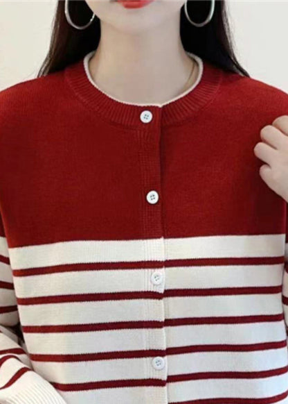 Well Tailored Cardigan with a Graceful Silhouette