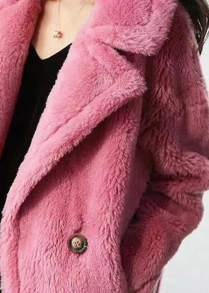 Well Tailored Coat with a Graceful Silhouette