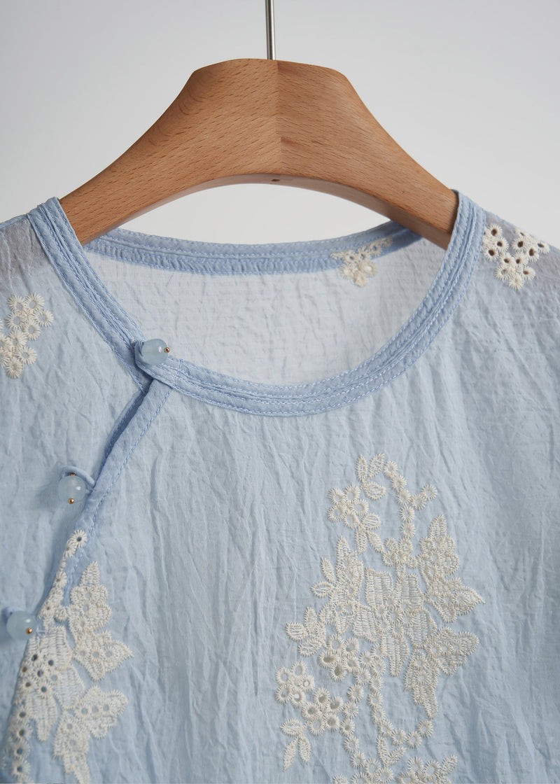 A Vintage Style Top with Delicate Timeless Details