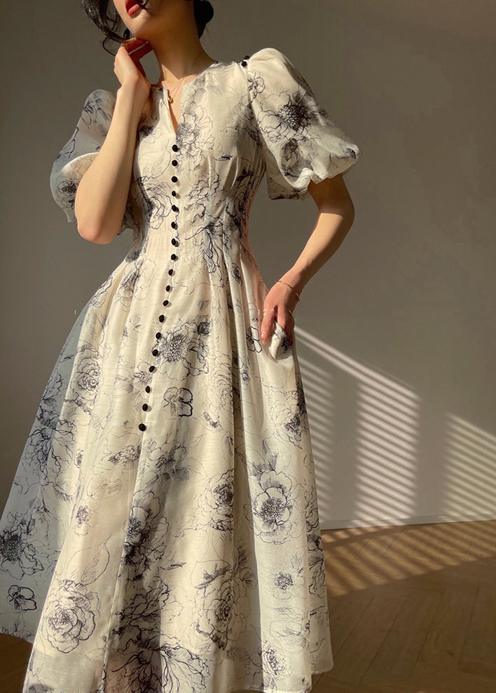 Effortlessly Elegant Dress with a Timeless Design