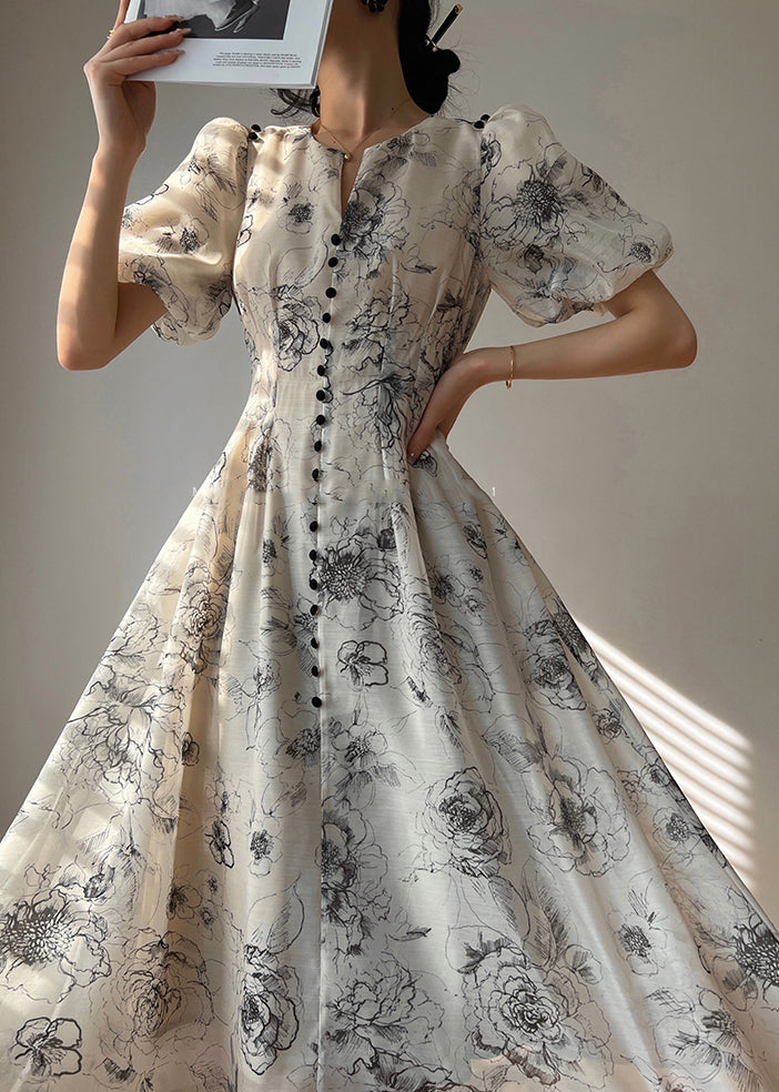 Beautifully Finished Dress in a Timeless Design