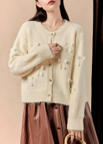 Classic Vintage Sweater with a Flattering Fit