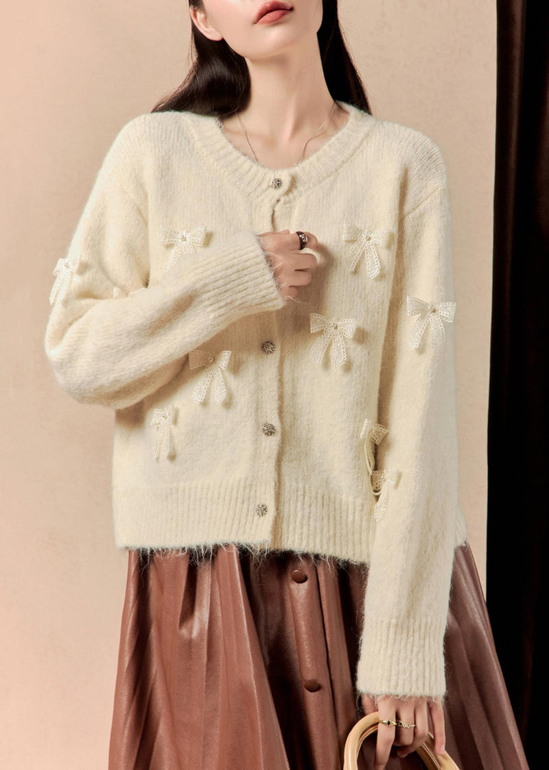 Classic Vintage Sweater with a Flattering Fit
