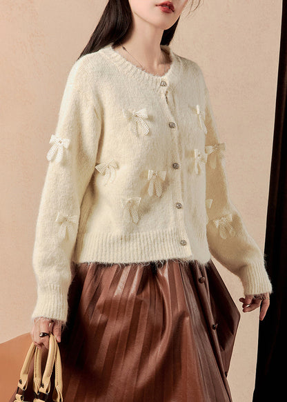 Classic Vintage Sweater with a Flattering Fit