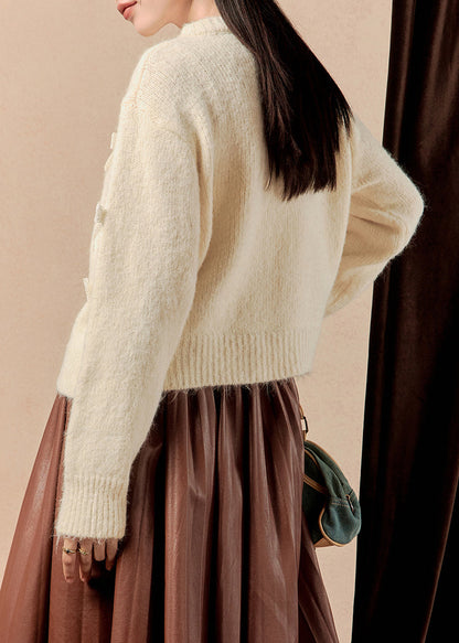 Classic Vintage Sweater with a Flattering Fit