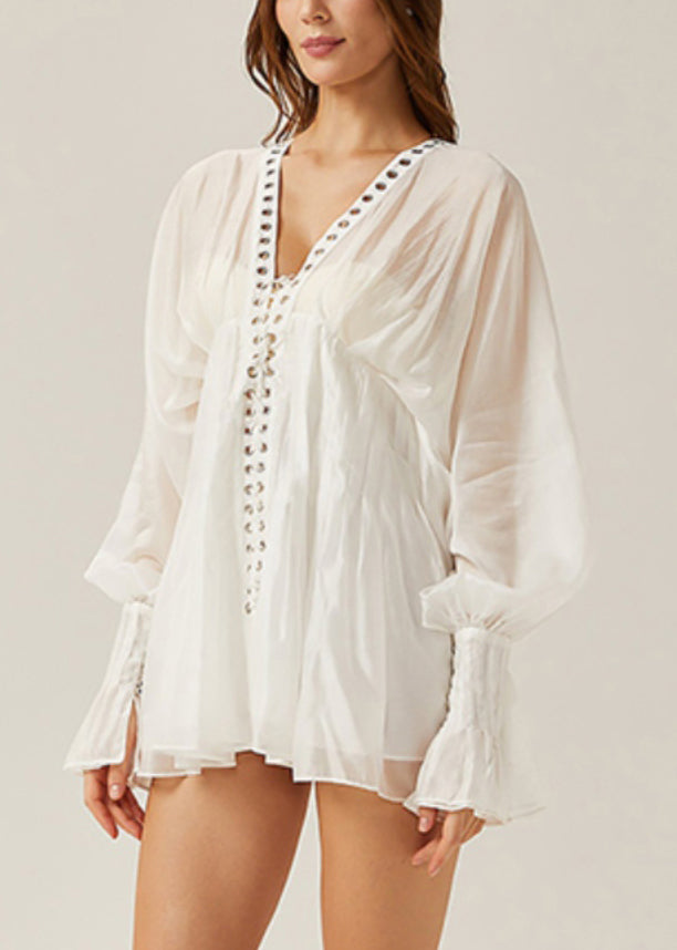 Classic Vintage Blouse with a Flattering Fit