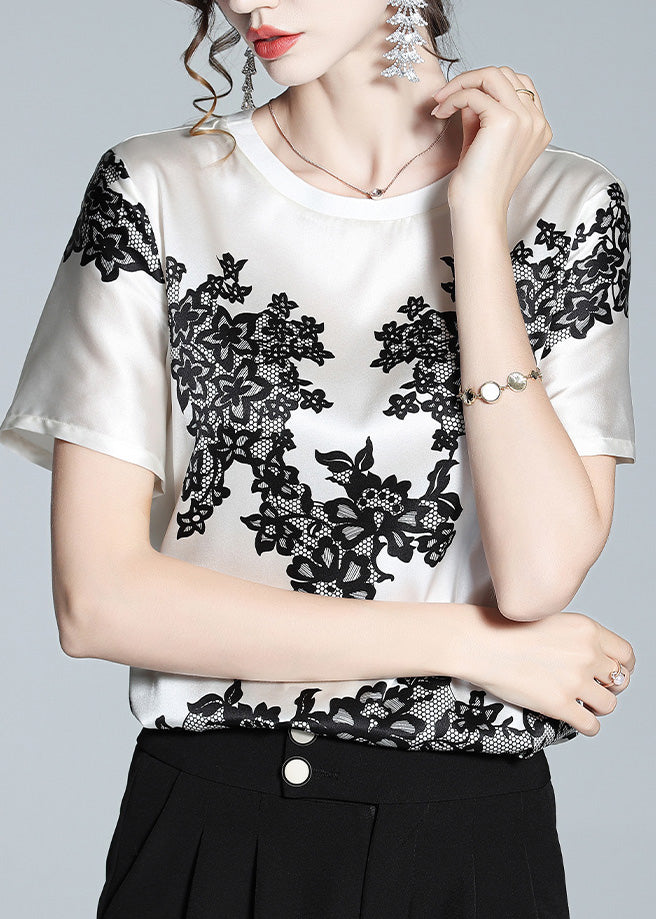 Classic Vintage Shirt with a Flattering Fit
