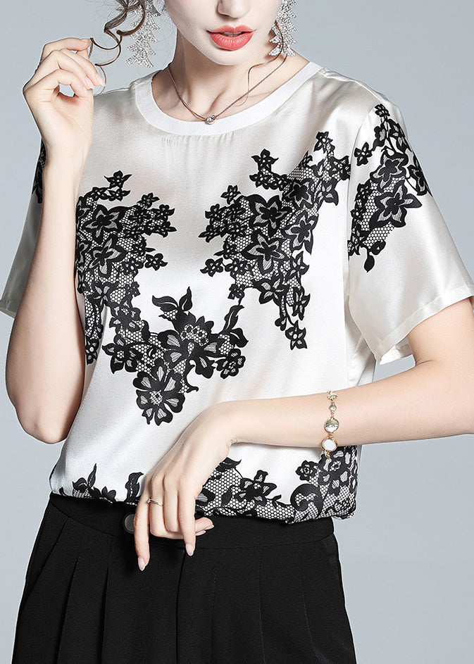 Classic Vintage Shirt with a Flattering Fit