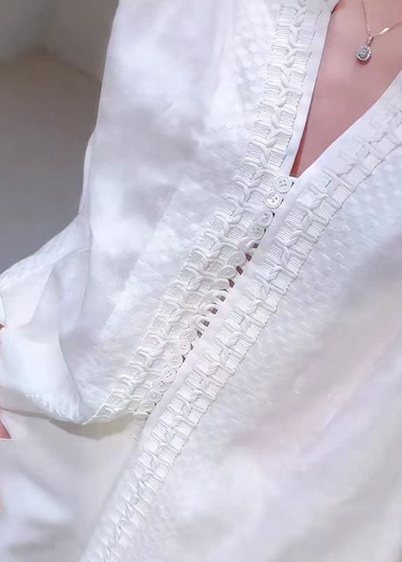 Effortlessly Elegant Shirt with a Timeless Design