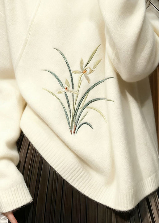 Well Tailored Sweater with a Graceful Silhouette