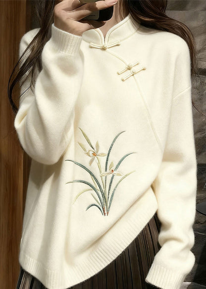 Well Tailored Sweater with a Graceful Silhouette