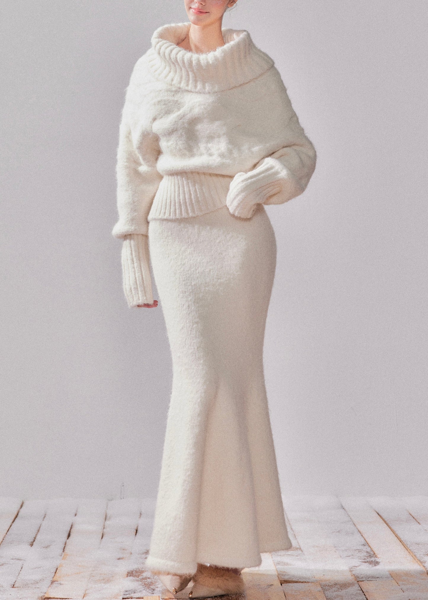 Effortlessly Elegant Sweater with a Timeless Design
