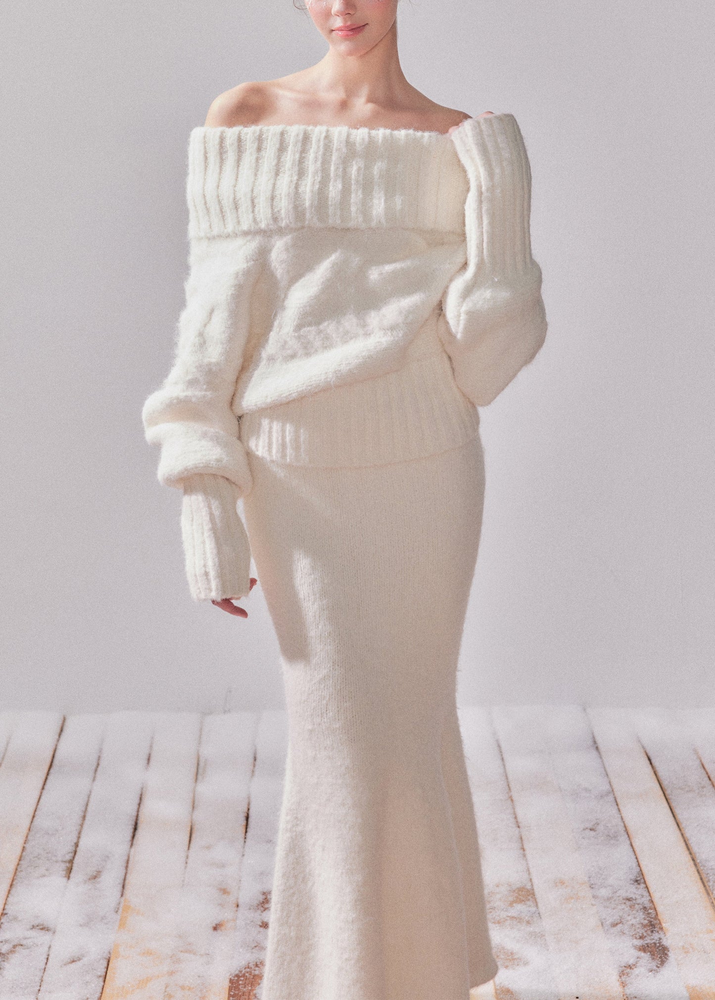 Effortlessly Elegant Sweater with a Timeless Design