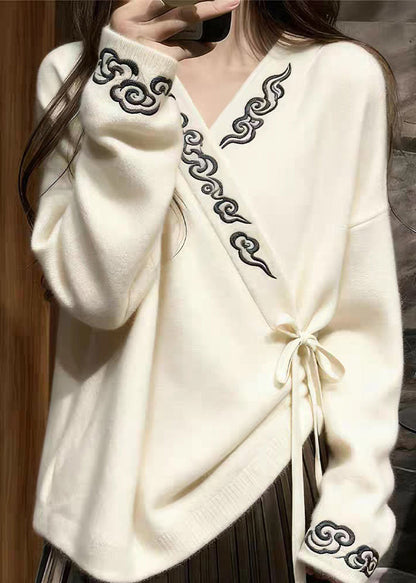 Well Tailored Sweater with a Graceful Silhouette