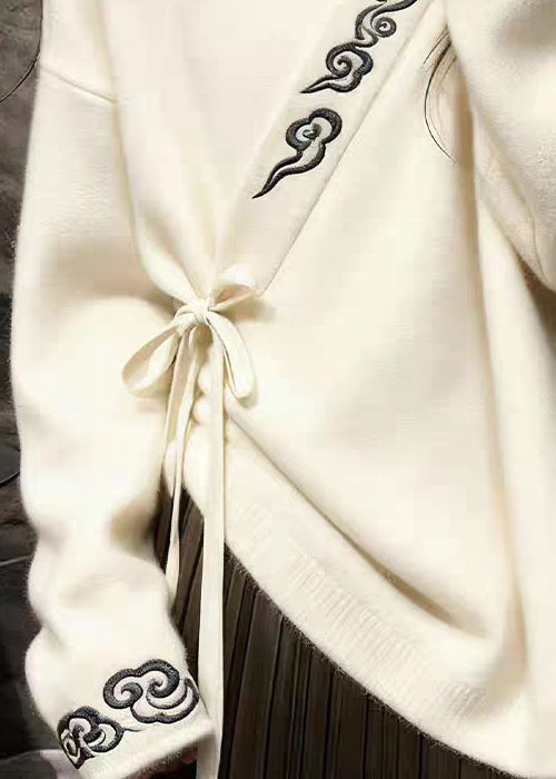 Effortlessly Elegant Sweater with a Timeless Design