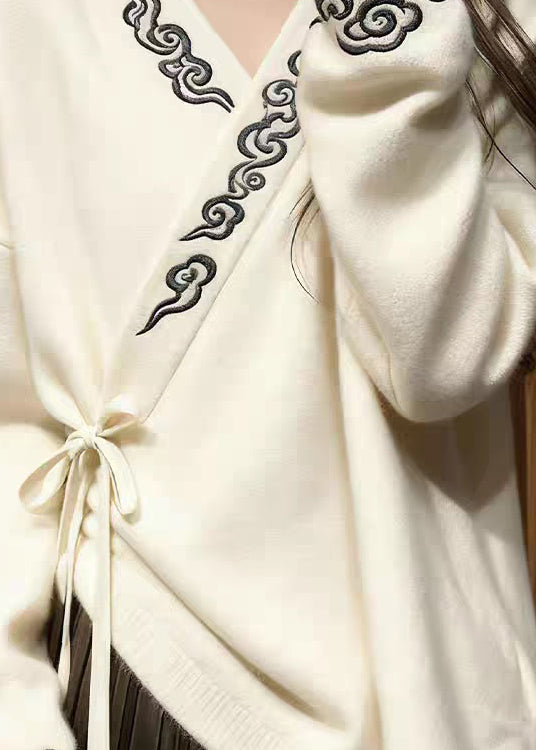Effortlessly Elegant Sweater with a Timeless Design