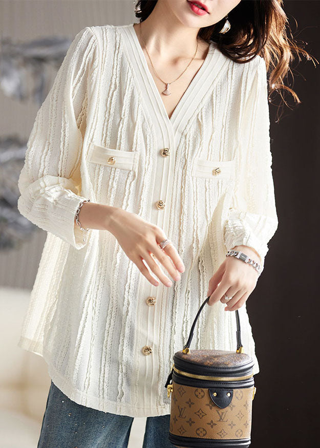Well Tailored Top with a Graceful Silhouette