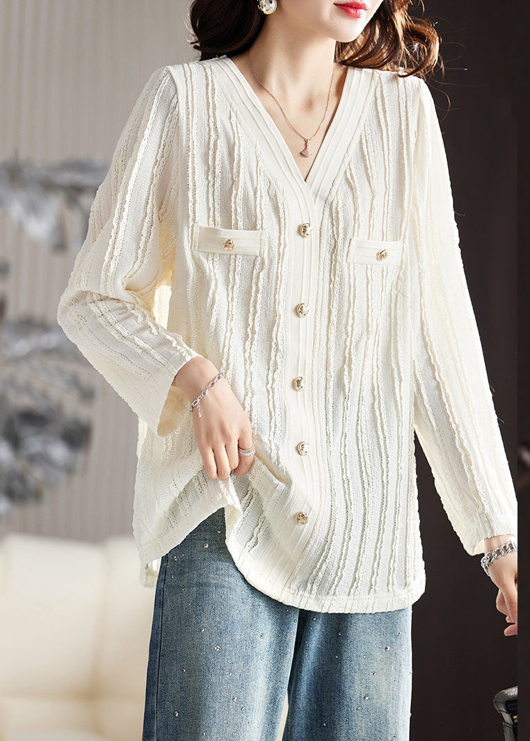 Well Tailored Top with a Graceful Silhouette