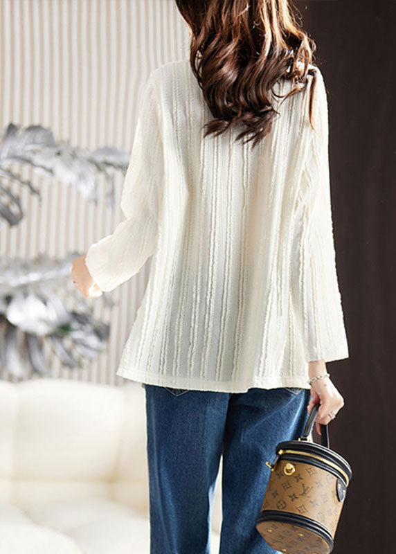 Well Tailored Top with a Graceful Silhouette