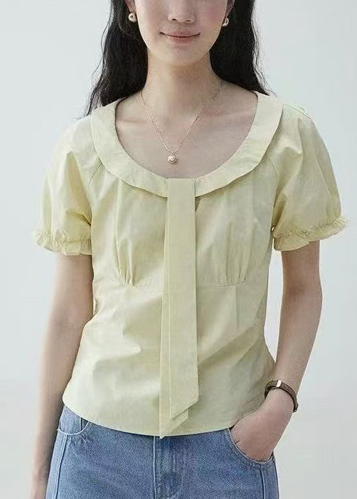 Sophisticated Blouse with a Clean Classic Look