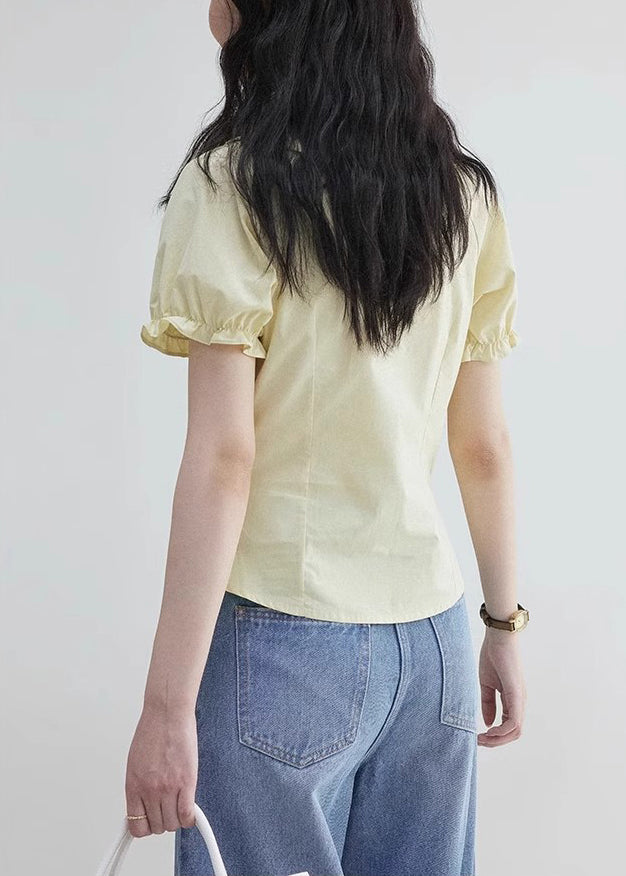 Sophisticated Blouse with a Clean Classic Look