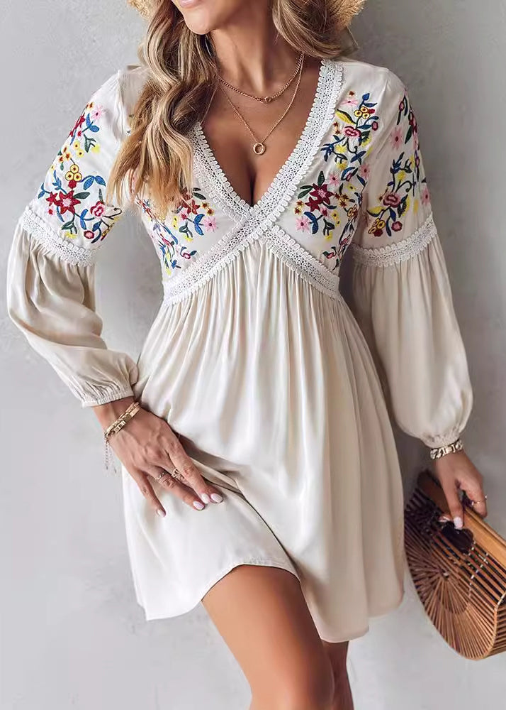 Effortlessly Elegant Dress with a Timeless Design