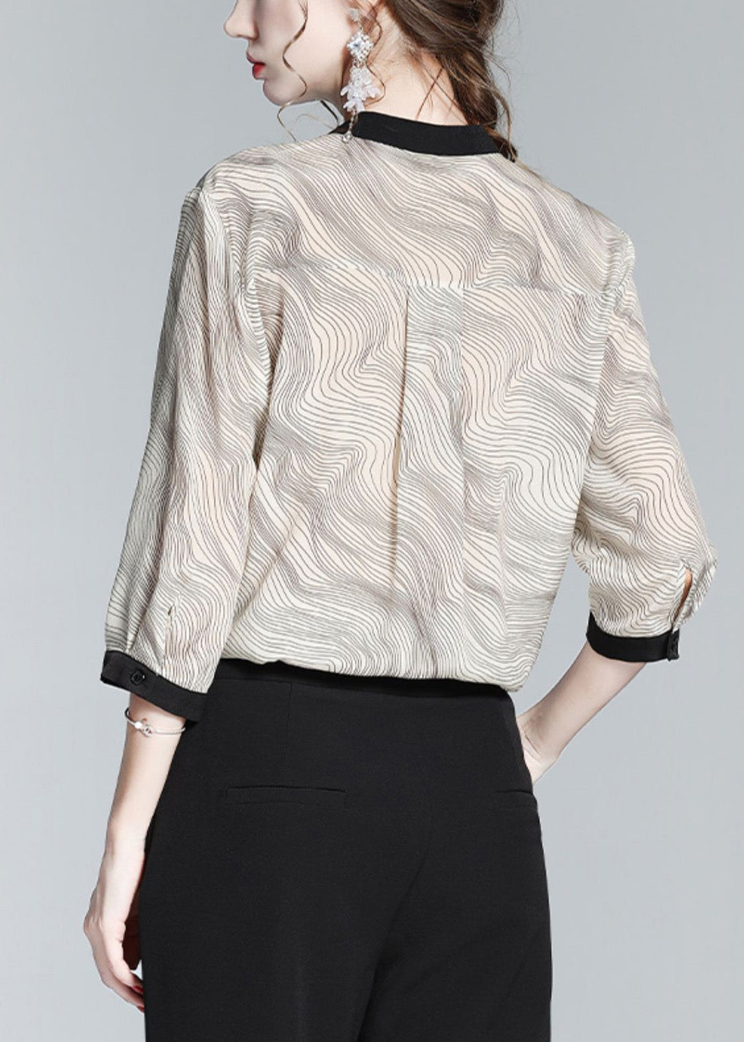Beautifully Finished Shirt in a Timeless Design