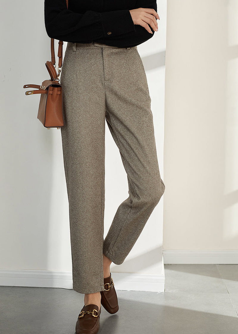 Classic Vintage Pants with a Flattering Fit
