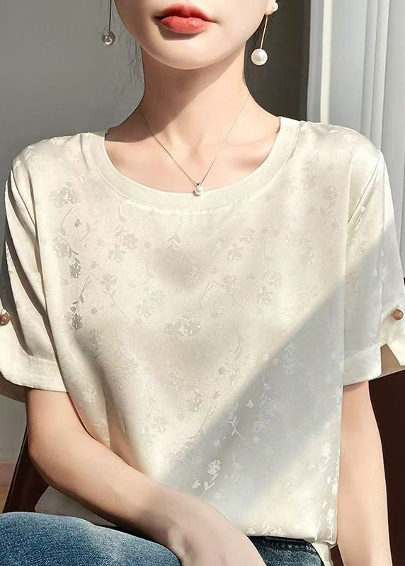 Effortlessly Elegant Blouse with a Timeless Design