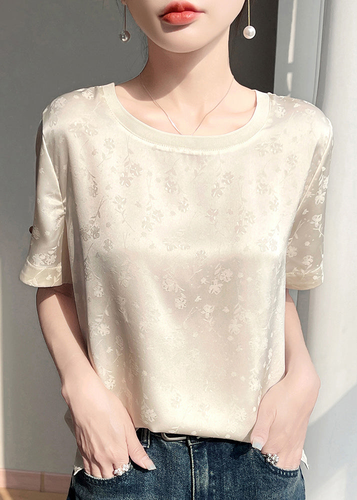 Effortlessly Elegant Blouse with a Timeless Design