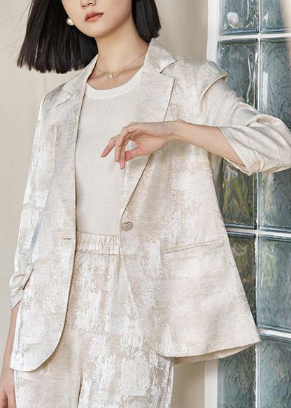 Effortlessly Elegant Coat with a Timeless Design