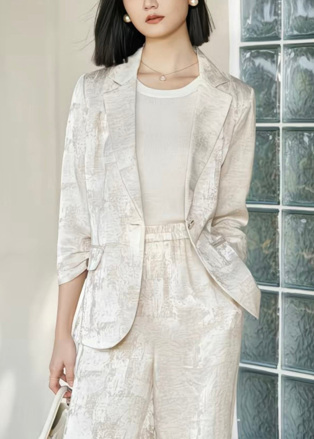 Effortlessly Elegant Coat with a Timeless Design