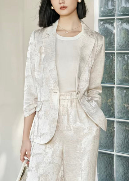 Effortlessly Elegant Coat with a Timeless Design