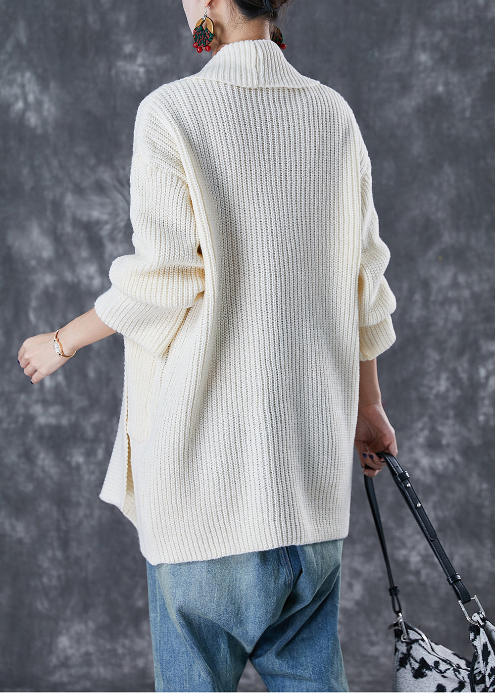 Gracefully Styled Cardigan for Any Occasion