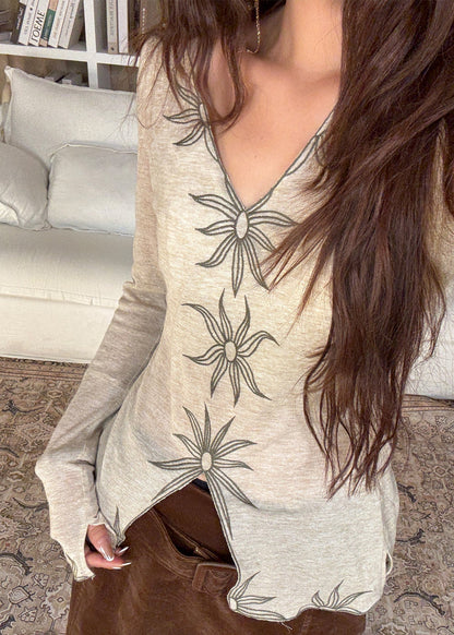 Well Tailored Top with a Graceful Silhouette