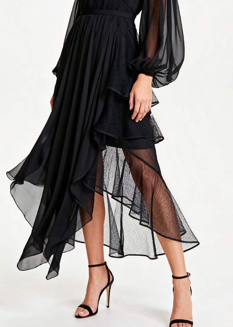 Beautifully Finished Dress in a Timeless Design