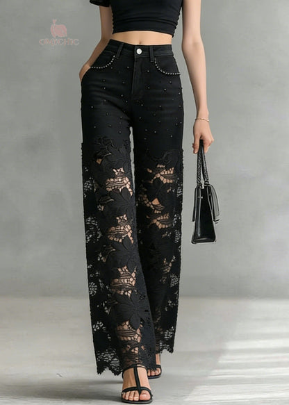 Effortlessly Elegant Pants with a Timeless Design