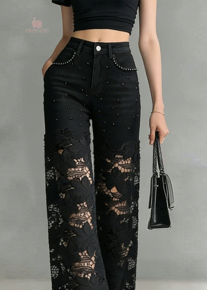 Effortlessly Elegant Pants with a Timeless Design