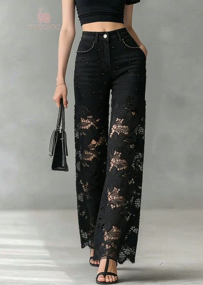 Effortlessly Elegant Pants with a Timeless Design