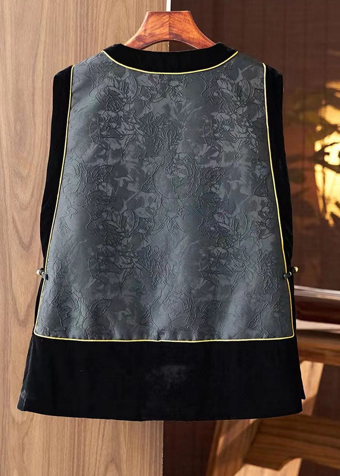 Effortlessly Elegant Coat with a Timeless Design