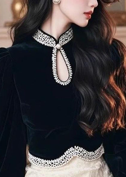 Well Tailored Top with a Graceful Silhouette