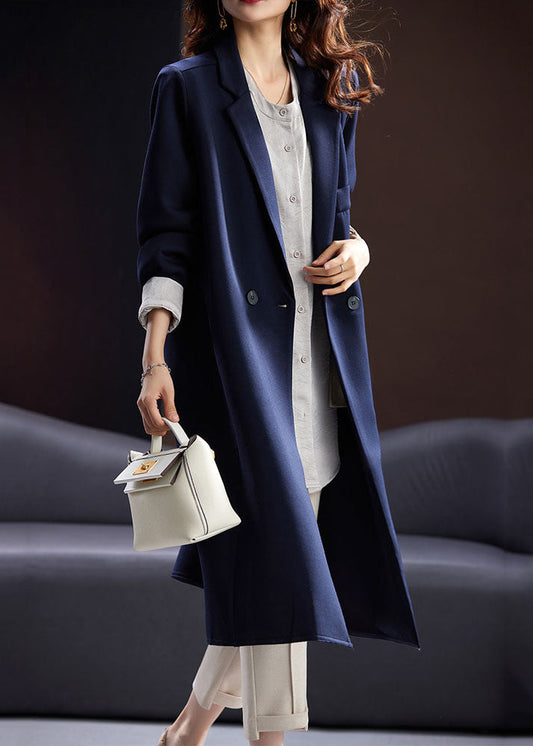 Effortlessly Elegant Coat with a Timeless Design