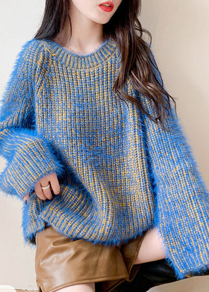 Classic Vintage Sweater with a Flattering Fit