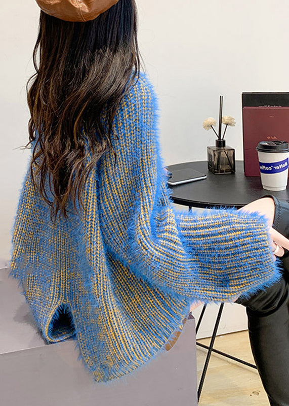 Classic Vintage Sweater with a Flattering Fit