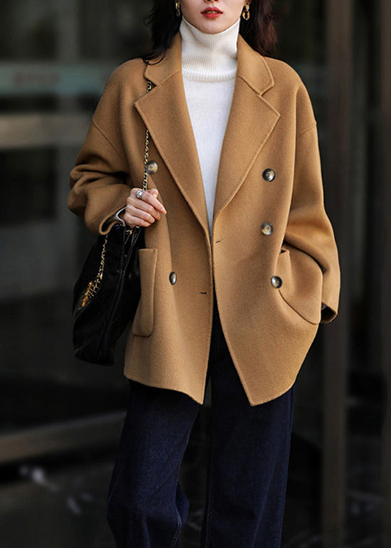 Well Tailored Coat with a Graceful Silhouette