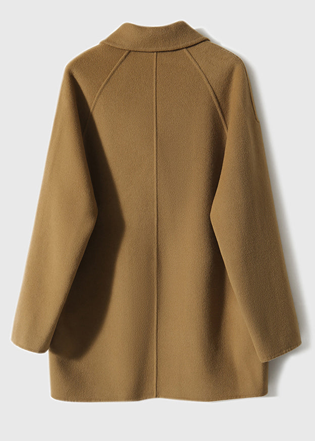 Well Tailored Coat with a Graceful Silhouette