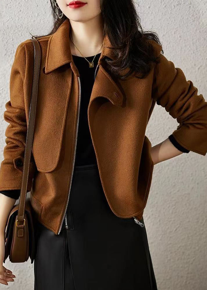 Beautifully Finished Coat in a Timeless Design